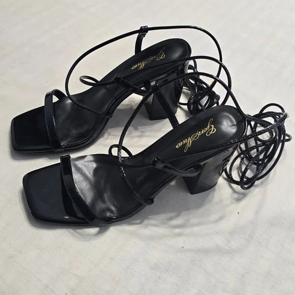 Genshuo Black Strappy Women's Heels - Picture 13 of 16